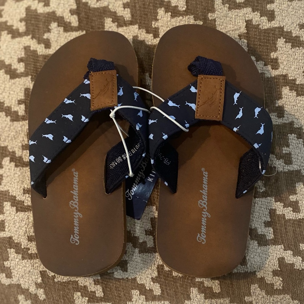 Tommy Bahama Boys Flipflops NWT